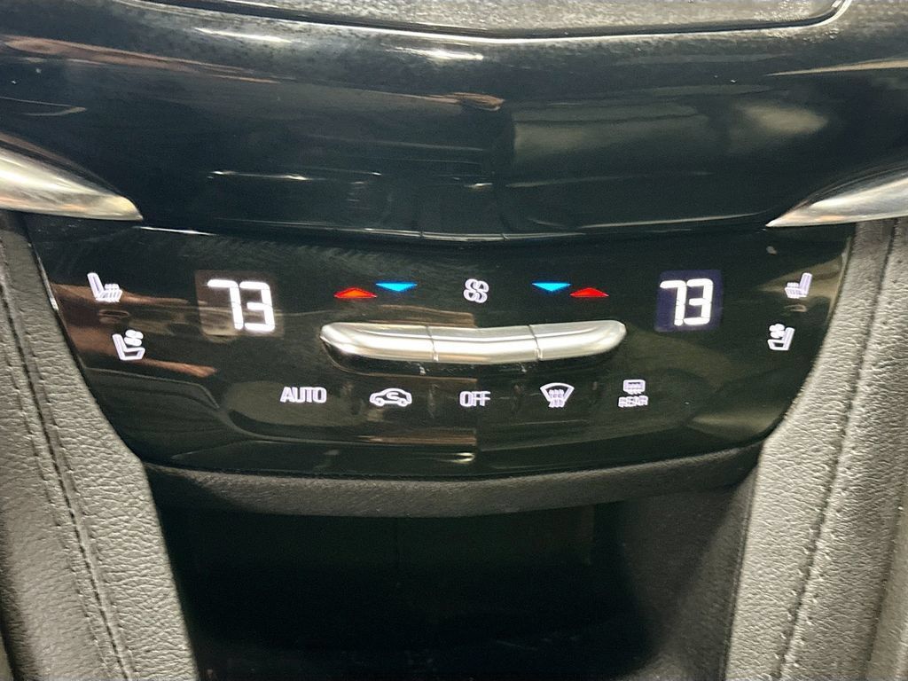Used 2023 Cadillac XT6 Sport AWD/4WD image 17