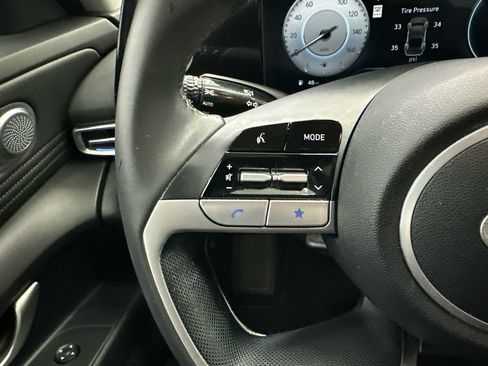 Used 2024 Hyundai Elantra SEL w/ Convenience Package FWD image 24