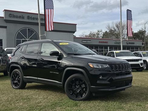 New 2026 Jeep Compass Latitude AWD/4WD image 9