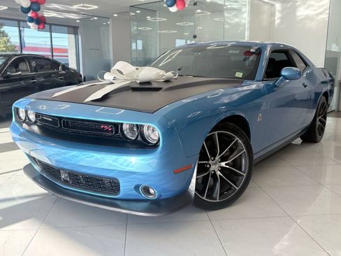 Used 2016 Dodge Challenger R/T Scat Pack w/ Leather Interior Group RWD image 1