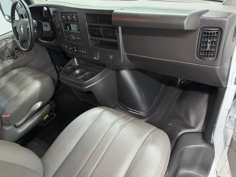 Used 2023 Chevrolet Express 3500 LS RWD image 8
