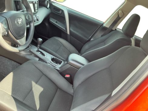 Used 2016 Toyota RAV4 LE AWD/4WD image 9