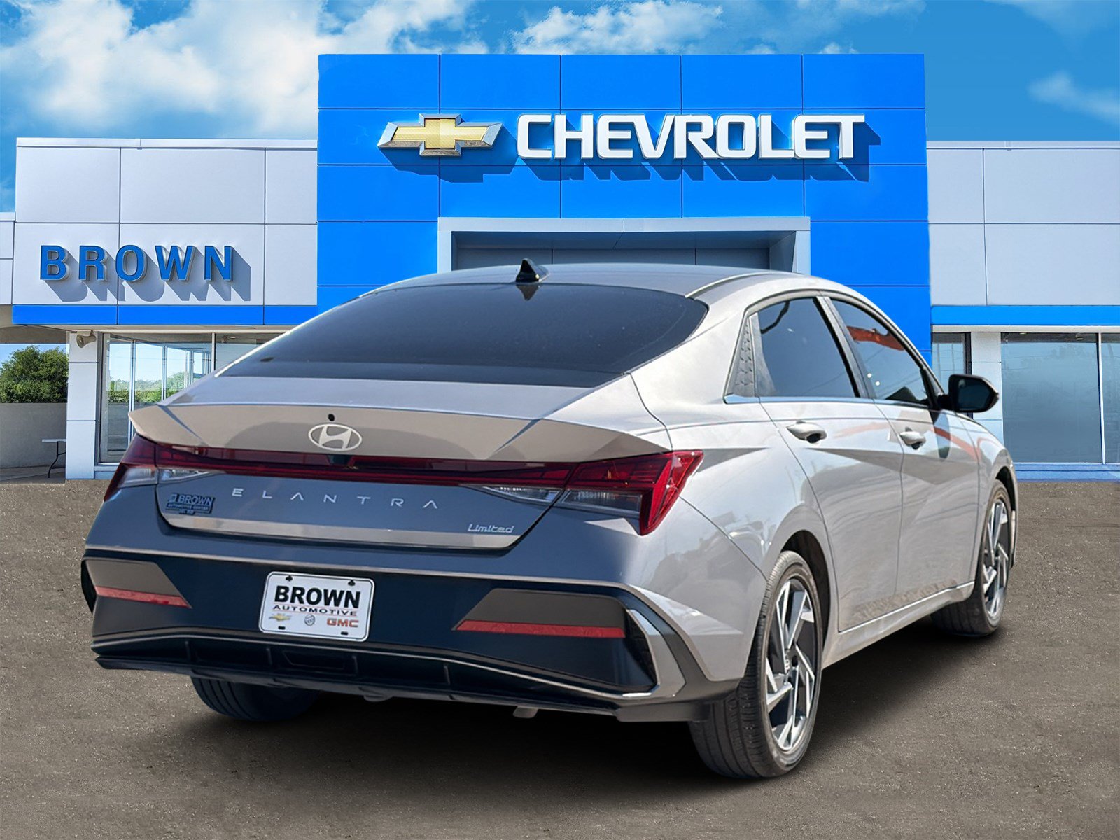 Used 2025 Hyundai Elantra Limited w/ Cargo Package FWD image 3