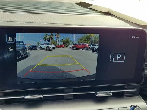 Certified 2025 Hyundai Kona SE image 25