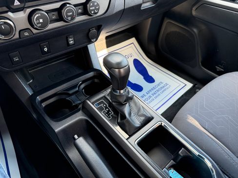 Used 2019 Toyota Tacoma TRD Off-Road image 18