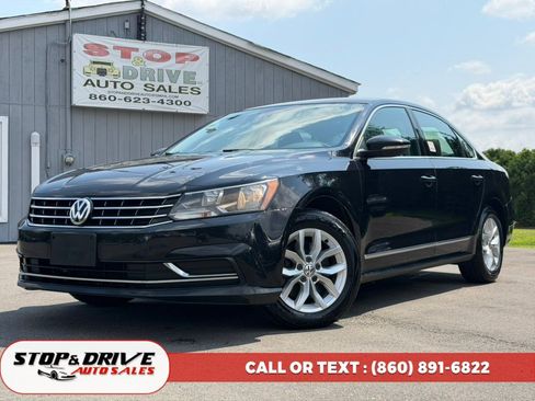 Used 2017 Volkswagen Passat 1.8T S FWD image 1