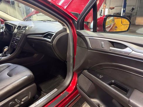 Used 2016 Ford Fusion Titanium FWD image 28