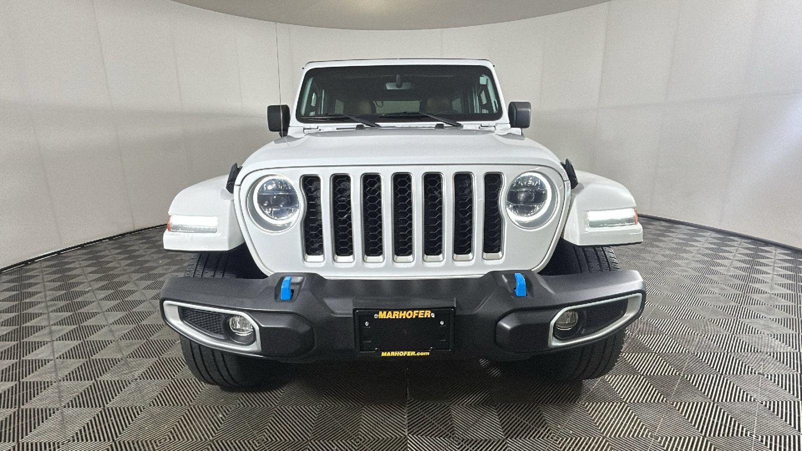Used 2023 Jeep Wrangler Unlimited Sahara w/ Cold Weather Group AWD/4WD image 9