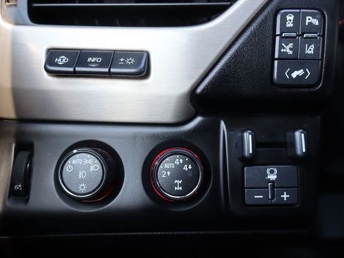 Used 2015 GMC Yukon XL Denali w/ Premium Package image 31