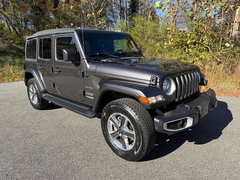 Used 2022 Jeep Wrangler Unlimited Sahara w/ Cold Weather Group image 4