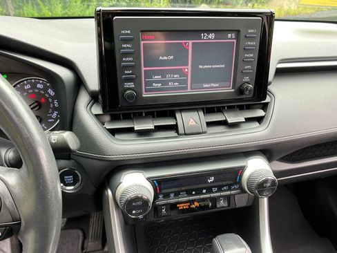 Used 2019 Toyota RAV4 XLE w/ Convenience Package AWD/4WD image 16