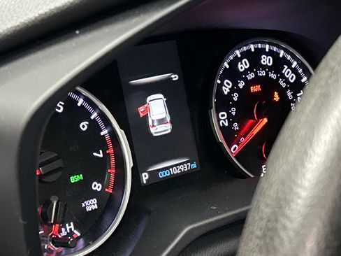 Used 2021 Toyota RAV4 LE AWD/4WD image 7