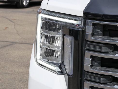 Used 2023 GMC Sierra 2500 AT4 w/ AT4 Premium Plus Package image 3