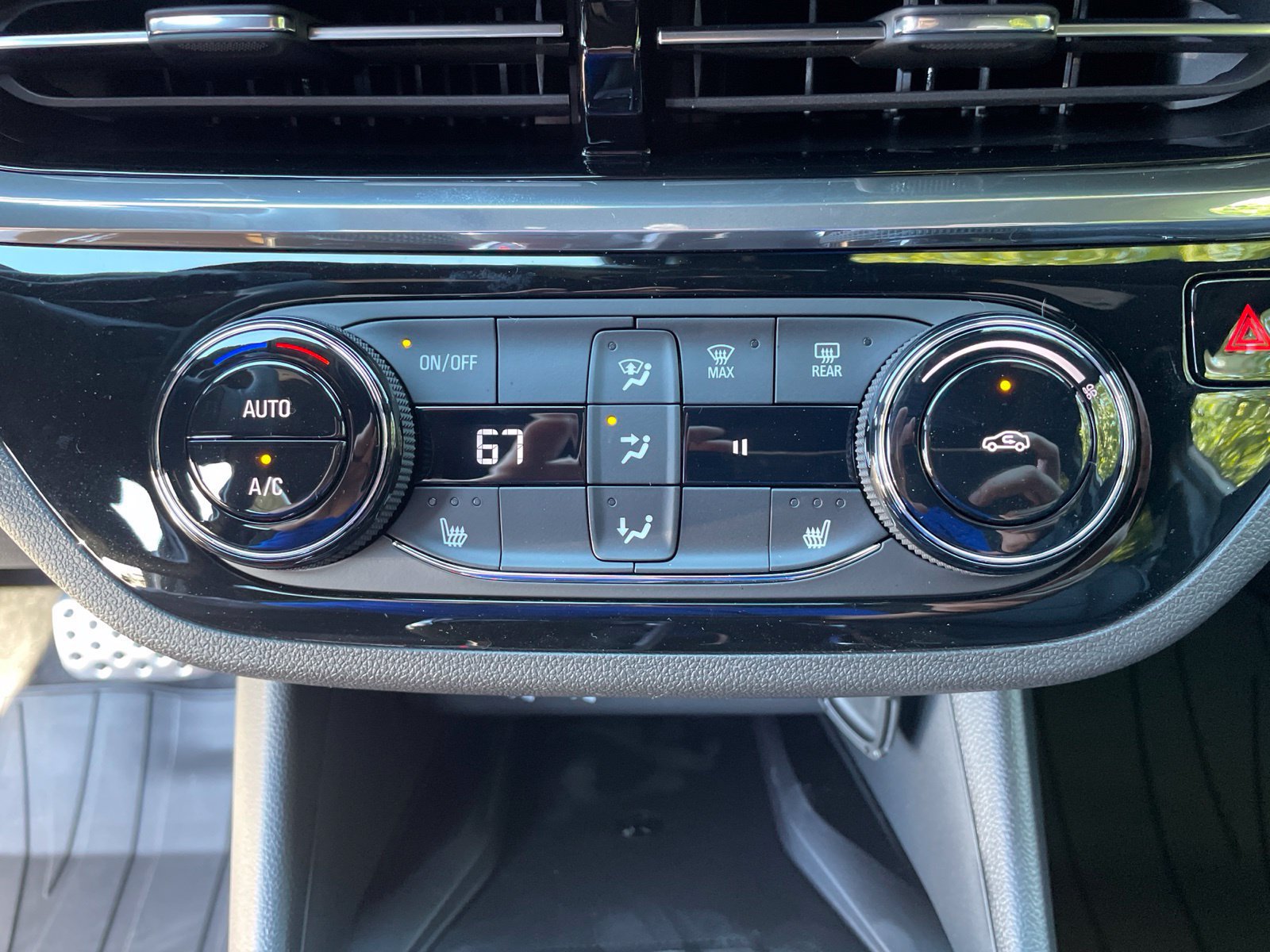 New 2026 Buick Envista Sport Touring w/ Studio Series FWD image 25