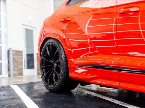 Used 2019 Lamborghini Urus AWD/4WD image 12