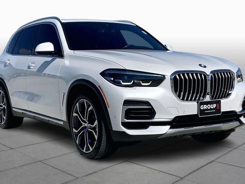Used 2022 BMW X5 xDrive40i w/ Premium Package image 3