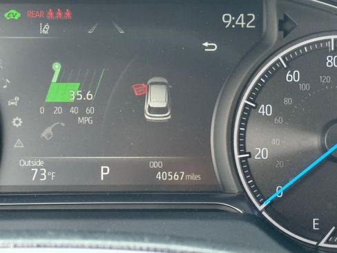 Used 2023 Toyota Venza XLE image 21