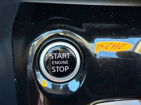 Used 2025 Nissan Versa SV image 25