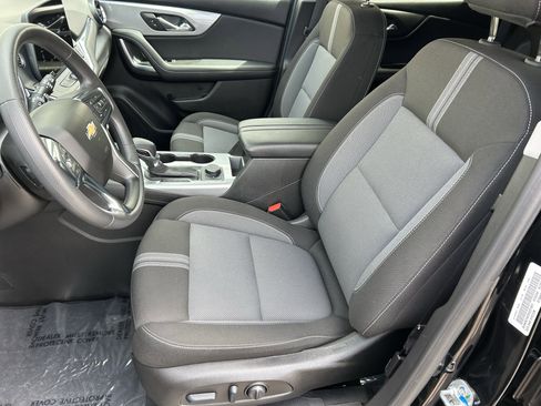 Used 2025 Chevrolet Blazer LT FWD image 21