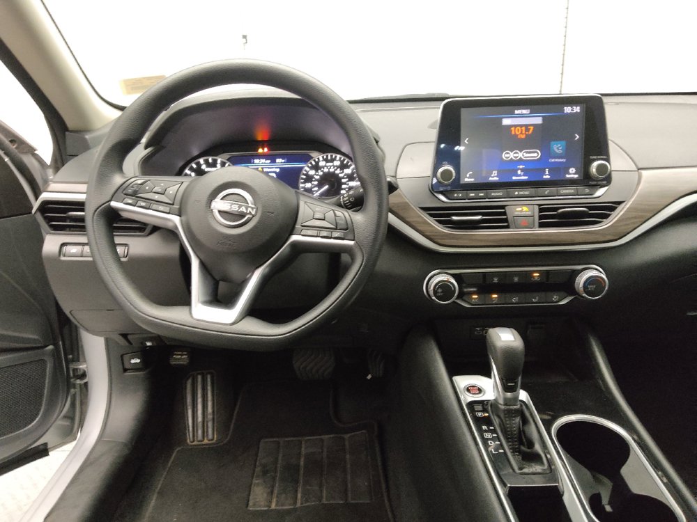 Used 2024 Nissan Altima 2.5 SV FWD image 26