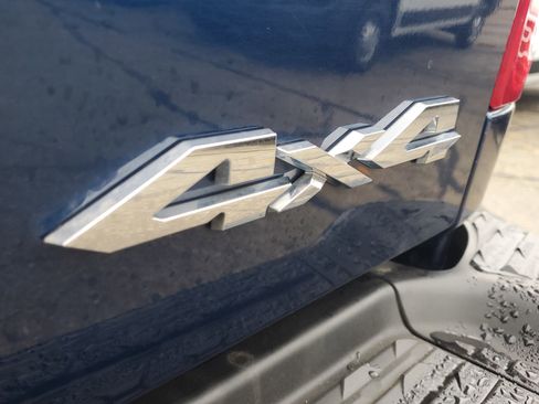 Used 2024 RAM 2500 Big Horn w/ Sport Appearance Package image 24