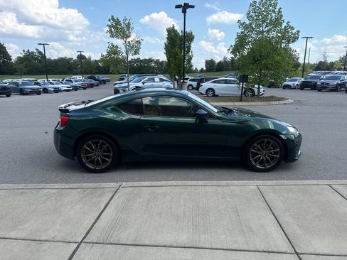 Used 2020 Toyota 86 RWD image 5