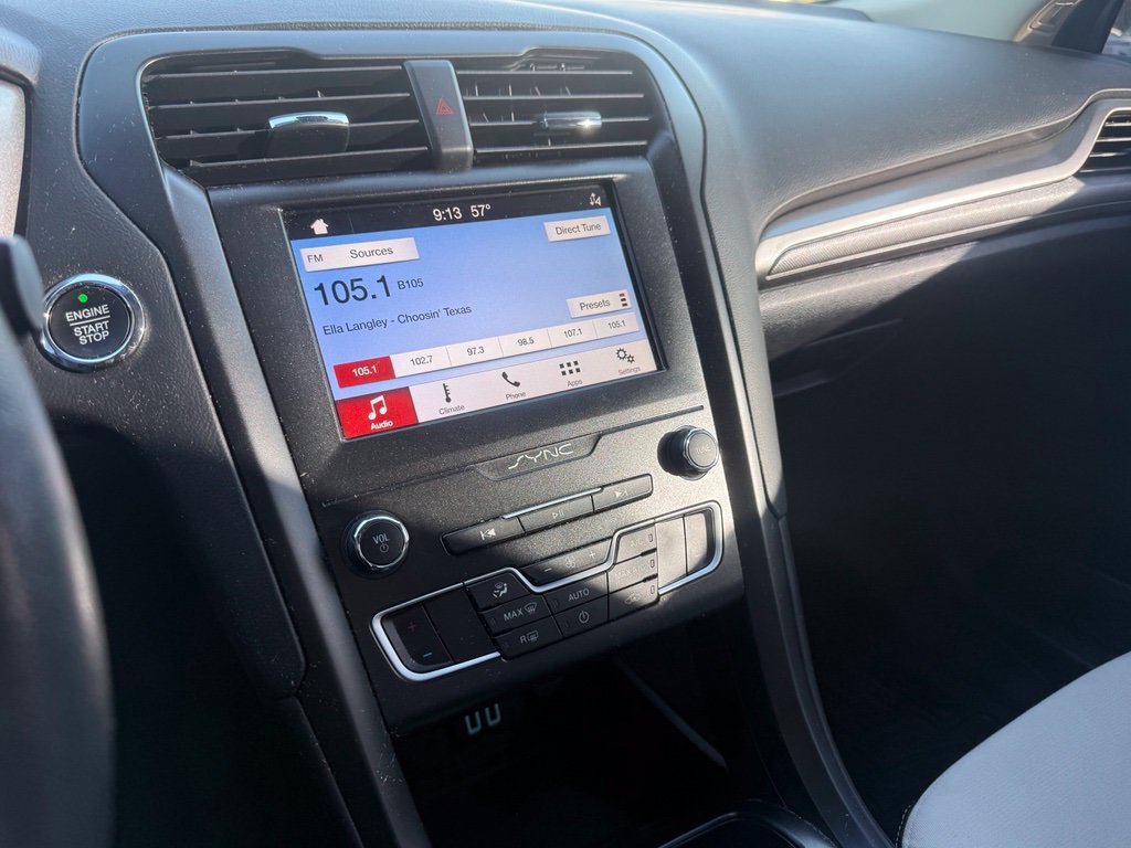 Used 2019 Ford Fusion SE w/ Equipment Group 151A FWD image 19