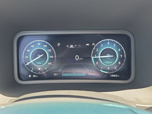 Used 2023 Hyundai Kona Limited FWD image 9