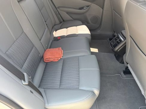 Used 2018 Chevrolet Impala LT w/ LT Convenience Package FWD image 8