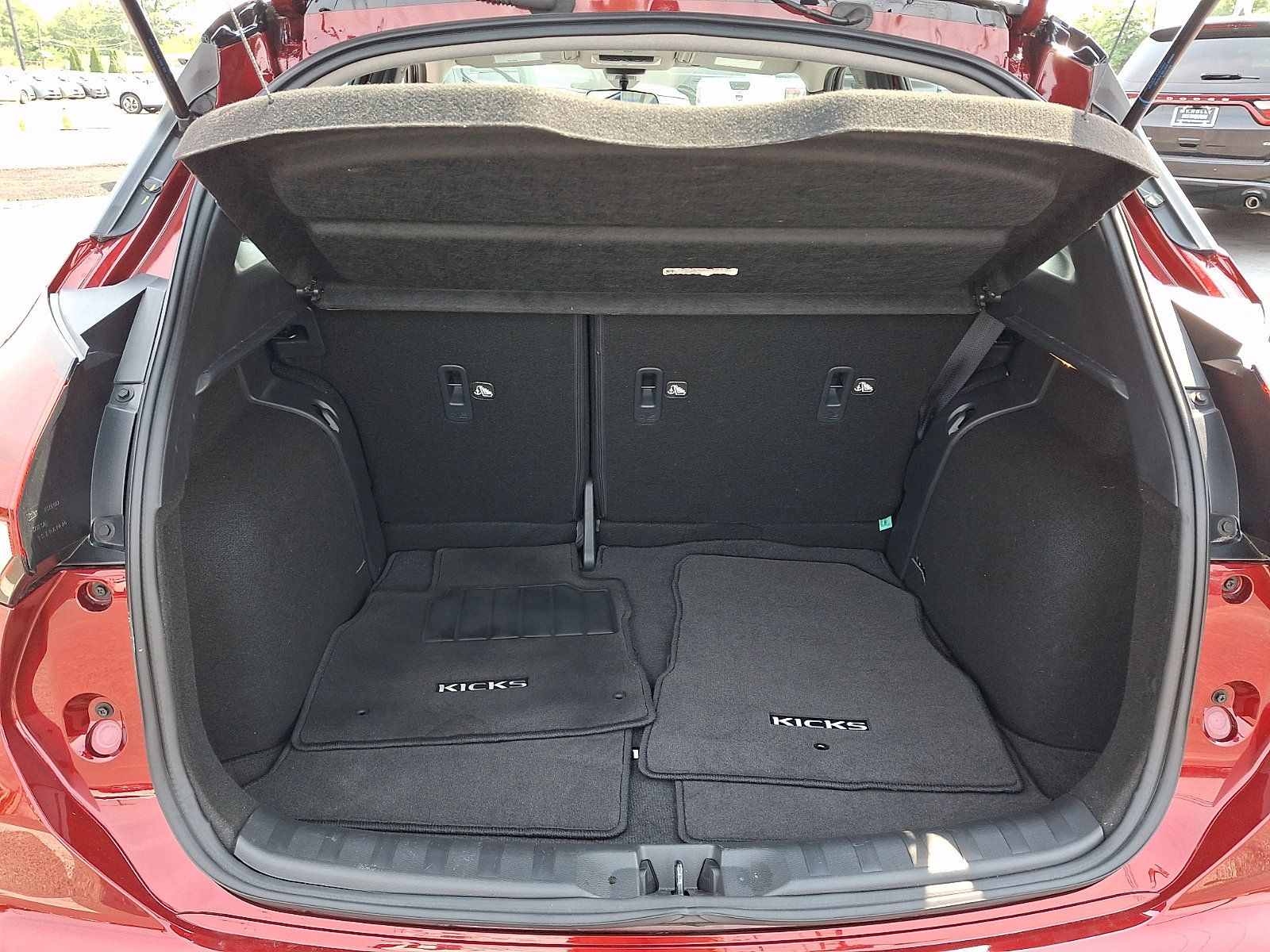 Certified 2023 Nissan Kicks SR w/ SR Premium Package FWD image 29