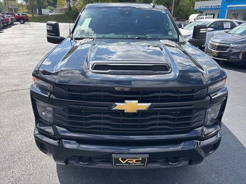 Used 2024 Chevrolet Silverado 2500 Custom image 12