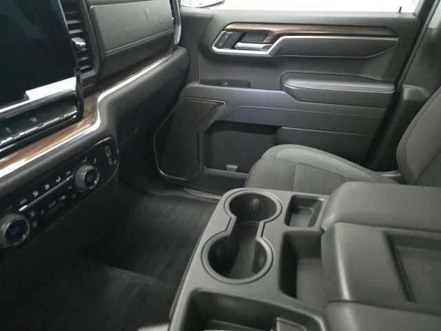 Used 2025 Chevrolet Silverado 1500 LT AWD/4WD image 19