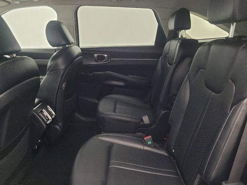 Used 2023 Kia Sorento EX w/ Panoramic Sunroof Package AWD/4WD image 18
