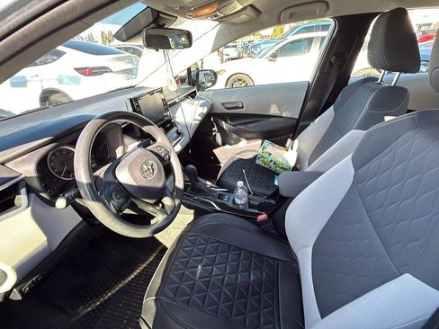 Used 2022 Toyota Corolla LE image 5