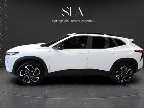 Used 2025 Chevrolet Trax RS w/ Sunroof Package image 7