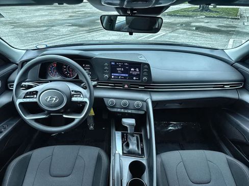 Used 2023 Hyundai Elantra SE FWD image 24