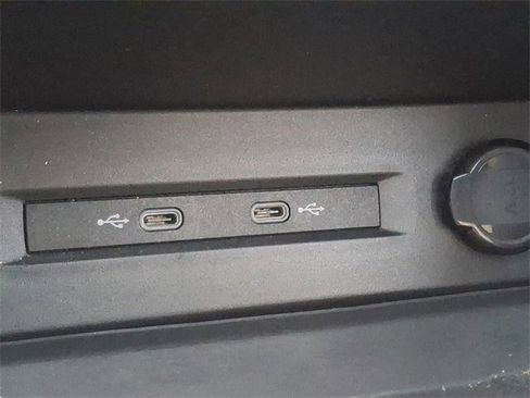 Certified 2022 Volkswagen Taos SE image 26