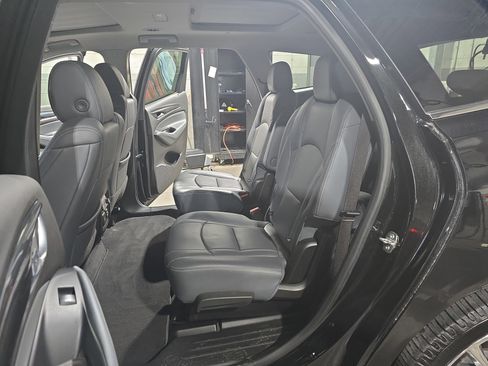 Used 2021 Buick Enclave Premium w/ Sun and Sites Package image 15