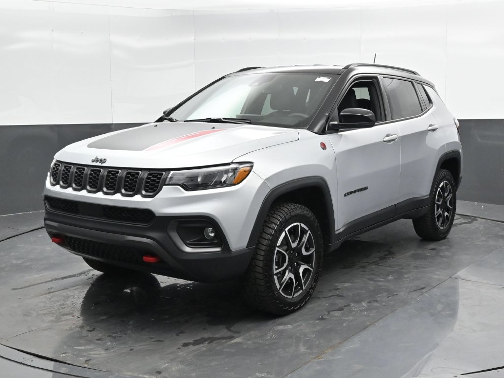 Used 2024 Jeep Compass Trailhawk AWD/4WD image 6