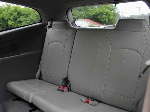 Used 2017 Chevrolet Traverse LT FWD image 27