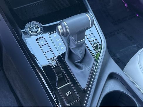 Certified 2025 Kia Niro EX image 27