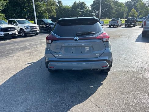 Used 2021 Nissan Kicks SR w/ SR Premium Package FWD image 4