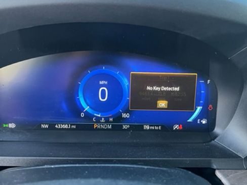 Used 2020 Ford Explorer Platinum w/ Premium Technology Package image 19