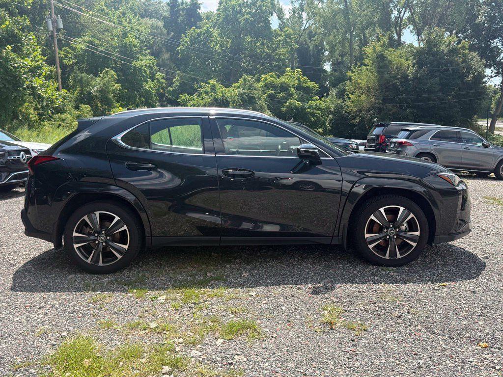 Used 2025 Lexus UX 300h AWD w/ Cold Area Package image 7