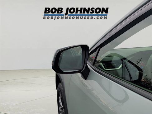 Used 2022 Toyota RAV4 XLE Premium image 7