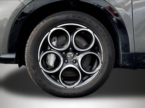 Used 2024 Alfa Romeo Tonale Ti AWD/4WD image 33