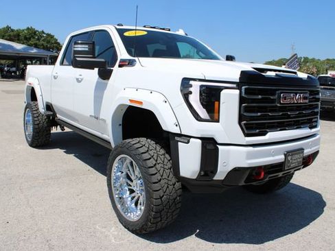 Used 2025 GMC Sierra 2500 AT4 w/ AT4 Premium Plus Package AWD/4WD image 16