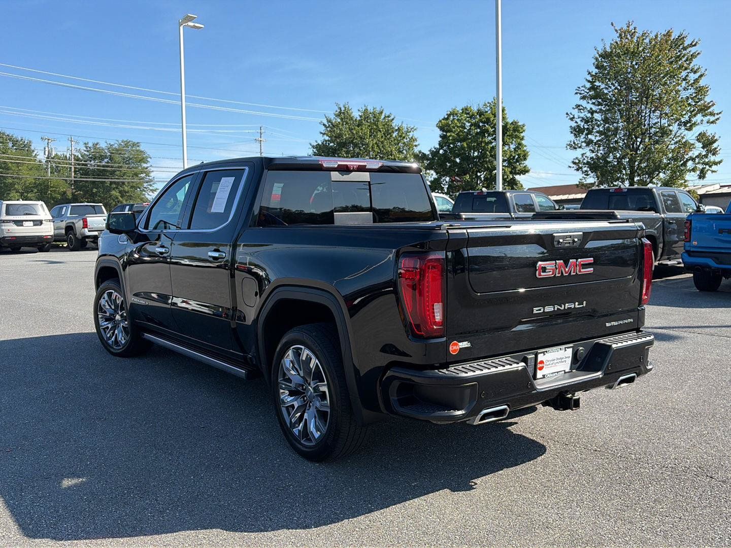 Used 2023 GMC Sierra 1500 Denali w/ Denali Reserve Package AWD/4WD image 3