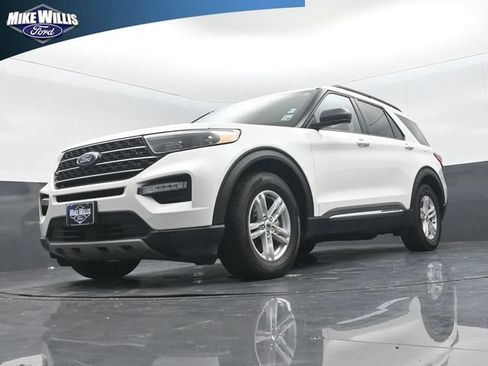 Used 2024 Ford Explorer XLT w/ Equipment Group 202A RWD image 19