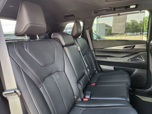 Certified 2025 INFINITI QX60 Luxe w/ Black Edition AWD/4WD image 16